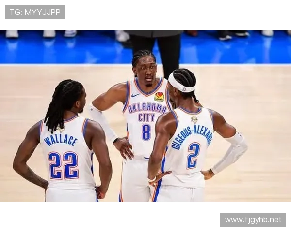 杰威缺席美职篮杯决赛之夜选择电影与父母视频的别样体育时刻